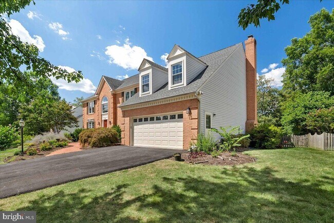 Primary Photo - 8608 Oak Brook Ln