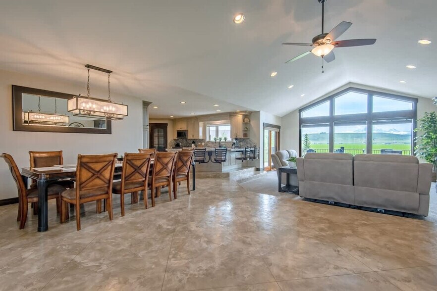 Building Photo - 8067 ID-32 Scenic