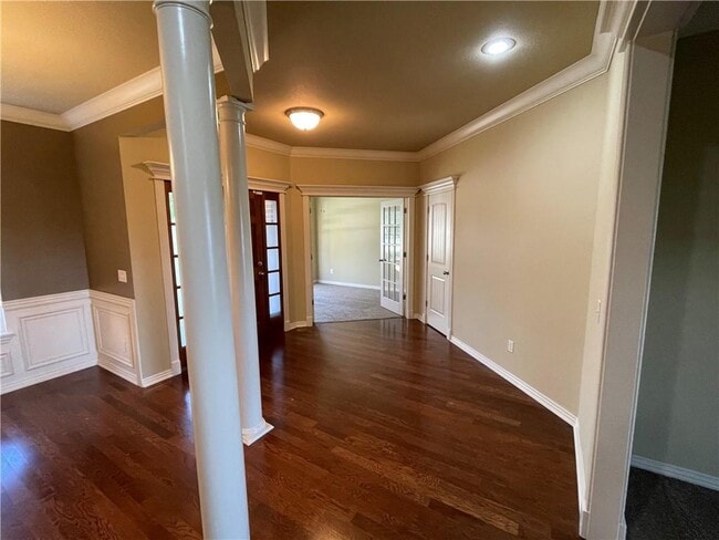 Building Photo - 2427 W McKinley Blvd
