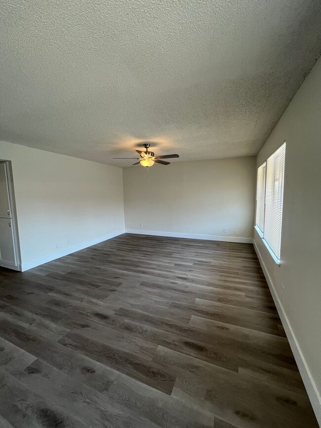 Building Photo - MOVE IN READY! UPSTAIRS UNIT WITH BALCONY!