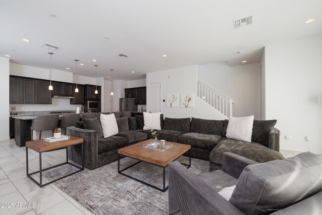 Building Photo - 7349 E Vista Bonita Dr