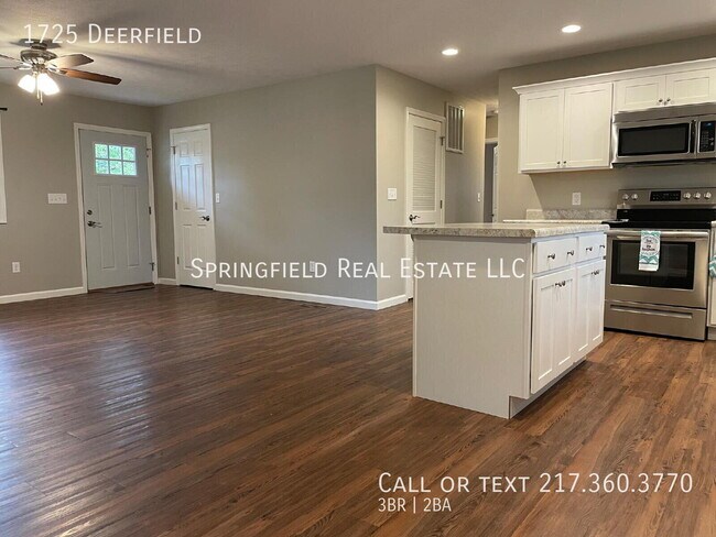 Building Photo - 1725 Deerfield-