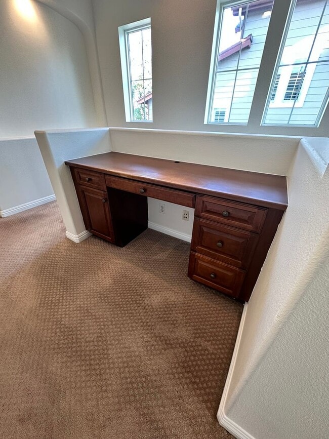 Building Photo - 2 Story home 3 Bedroom, 3 Bathroom Tustin Field.