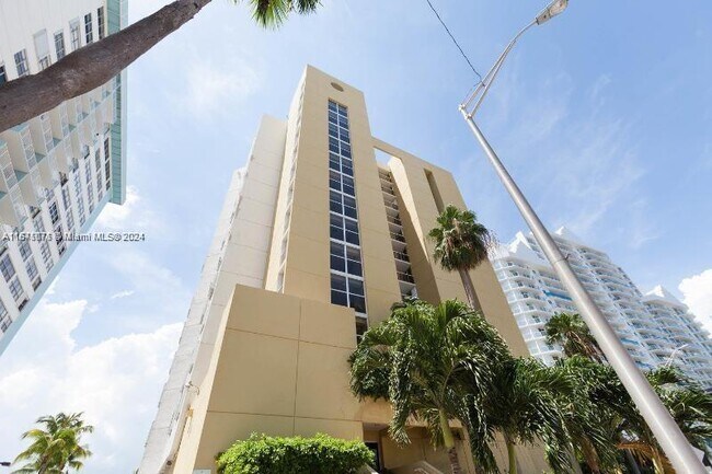 Building Photo - 5880 Collins Ave