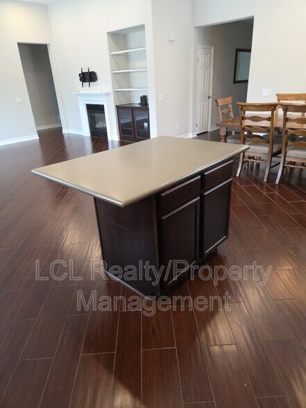 Building Photo - 3491 Tallgrass Ct
