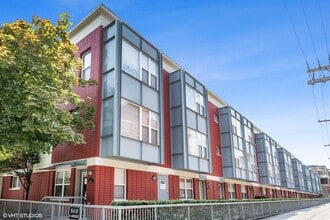 Building Photo - 18 S Aberdeen St