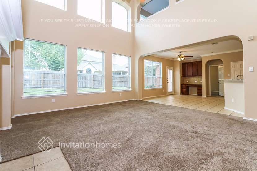 Building Photo - 2360 Merlin Dr