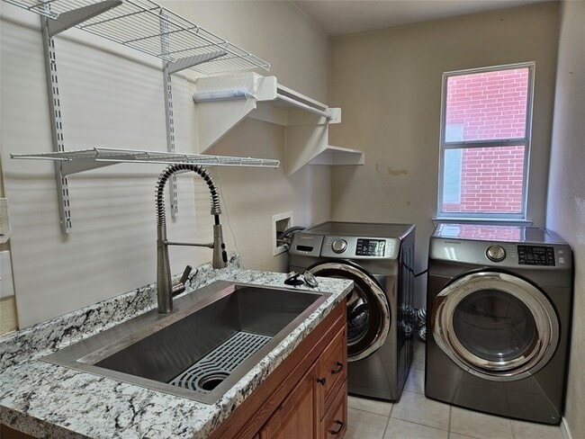 Building Photo - 2813 Gulf Breeze Ct