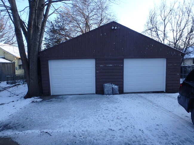 Building Photo - 1824 SW Cherokee St