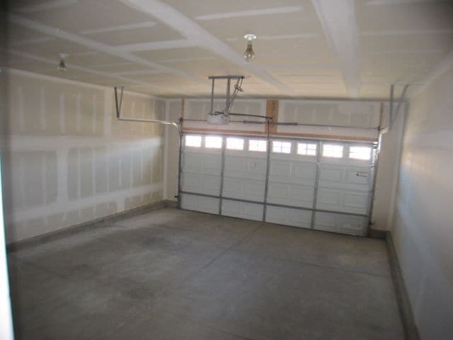Building Photo - 3 BEDROOM 2 BATHROOM SADDLE RIDGE SINGLE FAMILY HOME