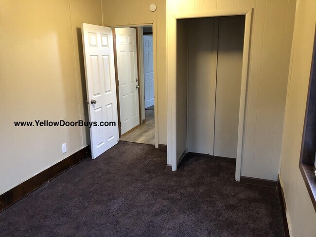 Building Photo - 410 E Houston St