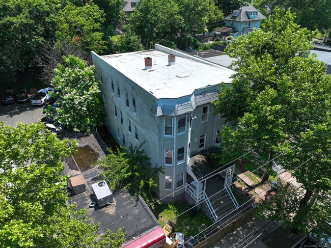 Primary Photo - 593 Winchester Ave