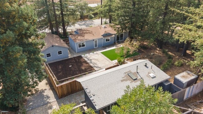 Building Photo - 789 Cañada Rd