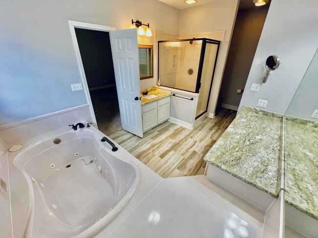 Building Photo - 87129 Golf Club Dr