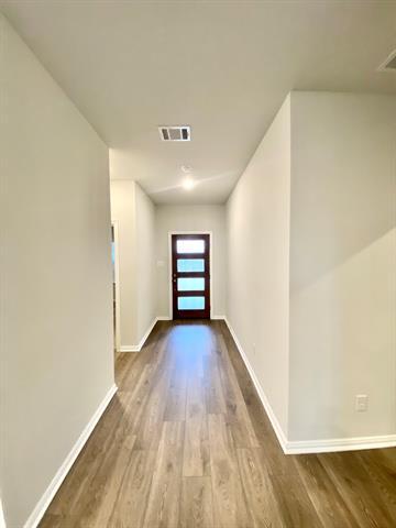 Building Photo - 615 Metallic Tree Ln