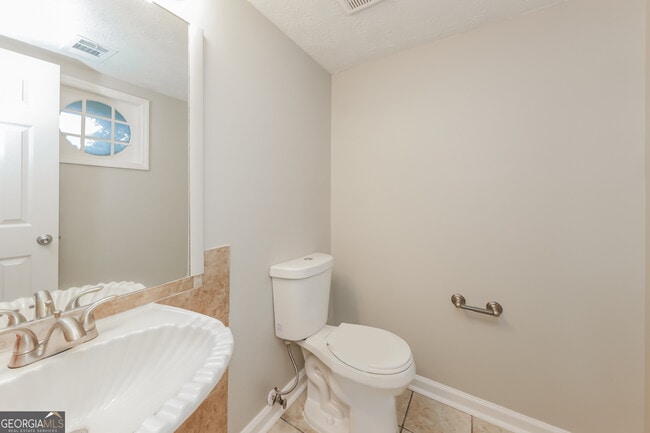 Building Photo - 285 Blue Heron Dr