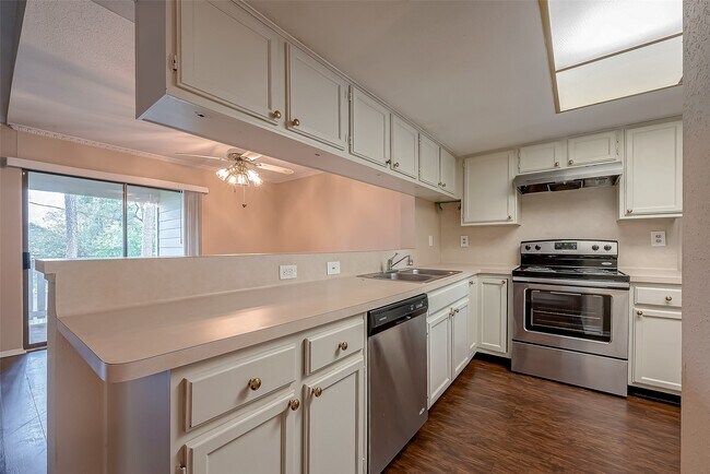 Building Photo - 14911 Wunderlich Dr