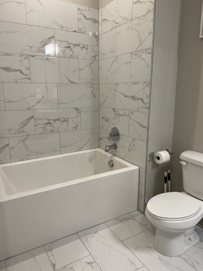 Building Photo - 3158 Stillhouse Creek Dr