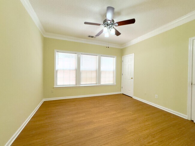Building Photo - 3025 Oxwell Dr NW