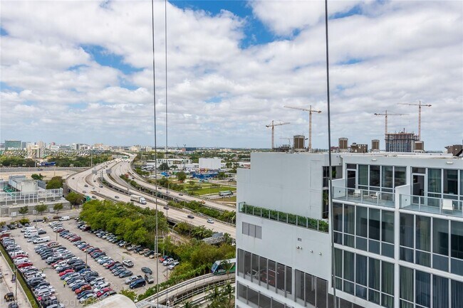 Building Photo - 1040 Biscayne Blvd