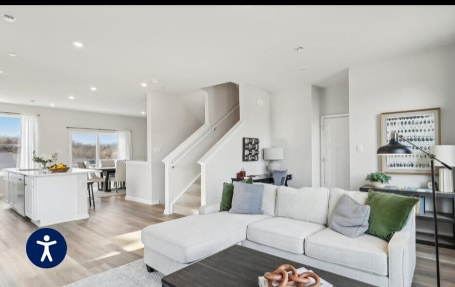 Building Photo - 164 Sweetwater Dr