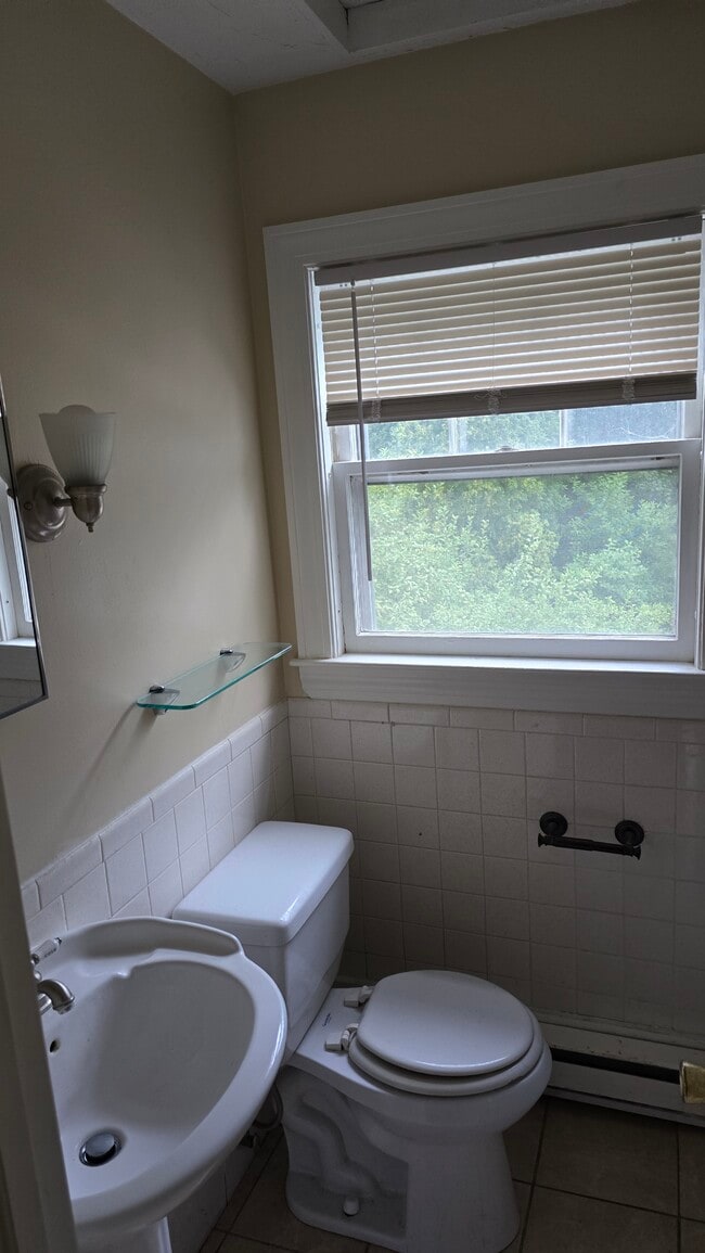 Building Photo - 1252 Main St