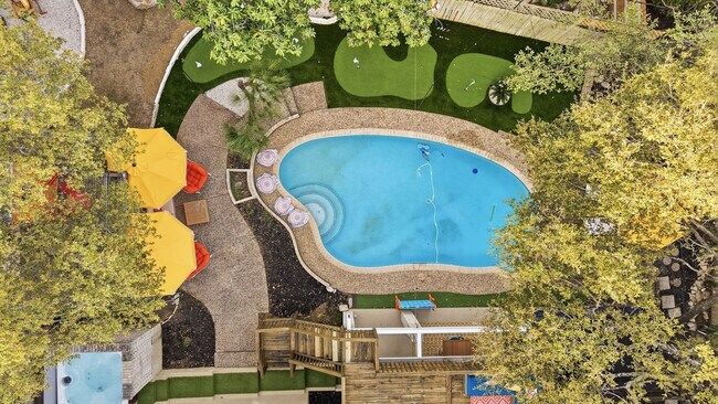 Building Photo - 2915 Quail Oak St