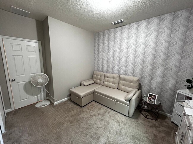 Building Photo - ? Immaculate 4 Bedroom, 3 Bath Home in Sto...