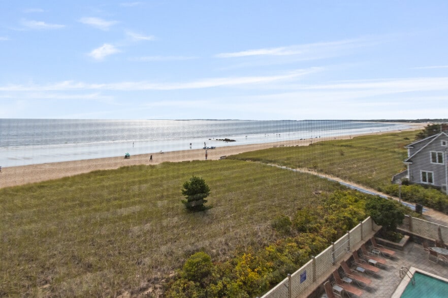 Building Photo - 1 Seacliff Ave