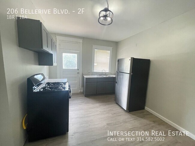 Building Photo - 206 Bellerive Blvd