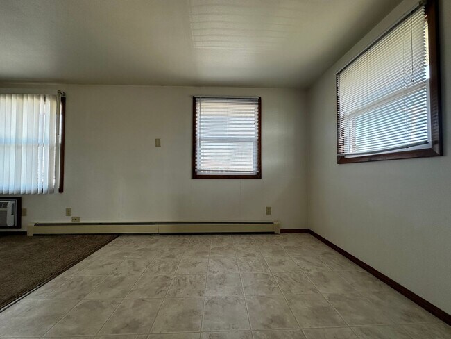 Building Photo - 1241 Apache Ave