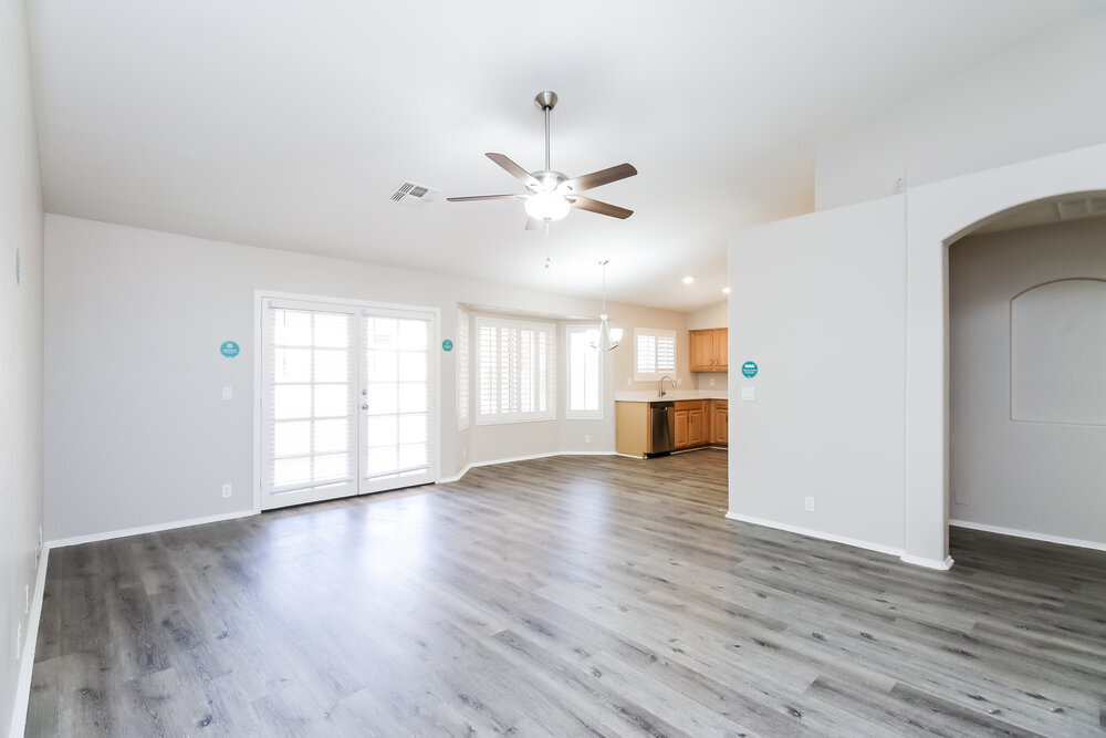 Building Photo - 2216 E Sherri Dr