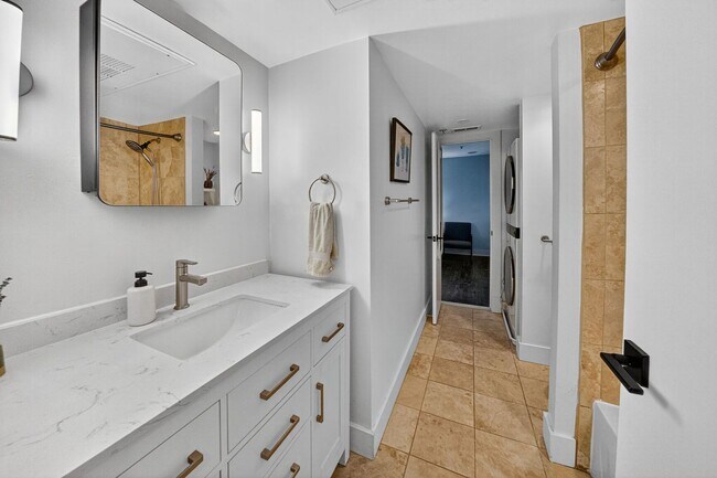 Building Photo - Modern 1BR/1BA in the Heart of Columbia Heights