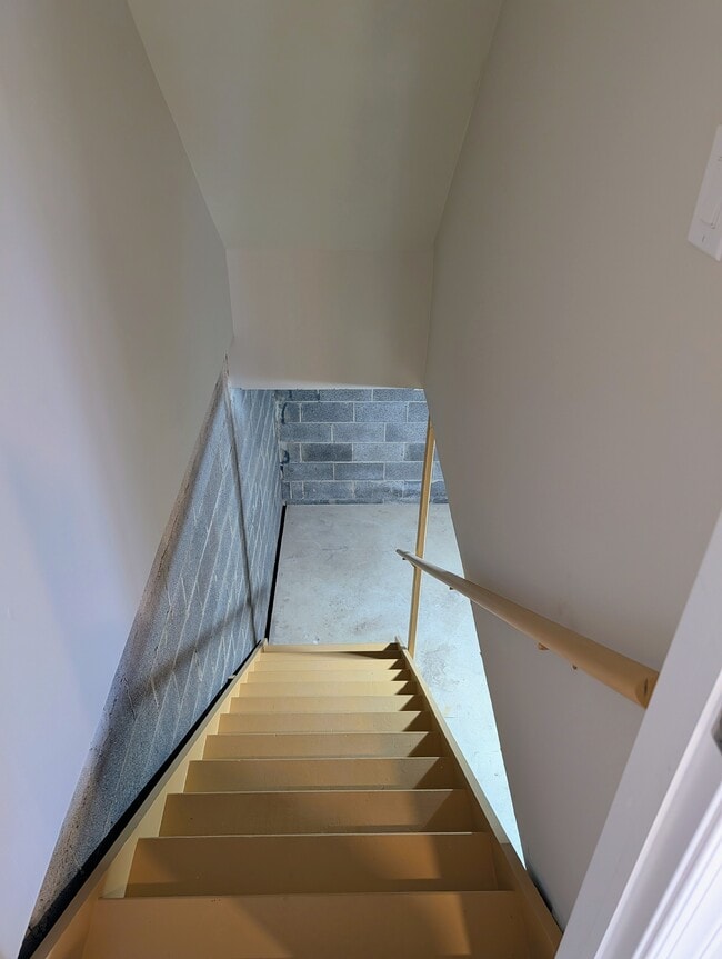 Building Photo - 105 Devonshire Ct