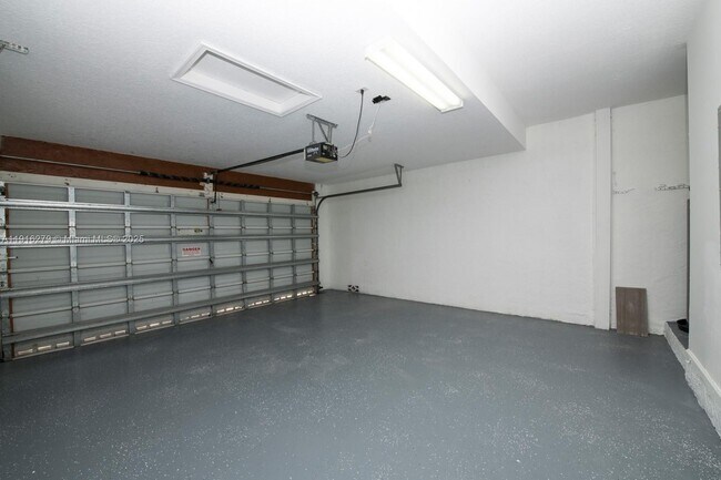 Building Photo - 15711 SW 53rd Ct