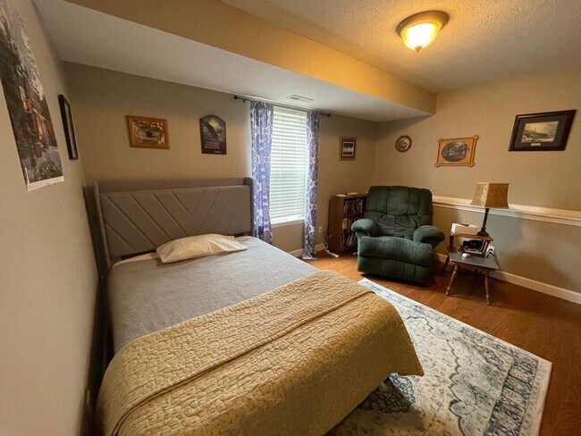 Building Photo - PRE-LEASING - Fully Furnished 6mo Short Term Rental in Ozark