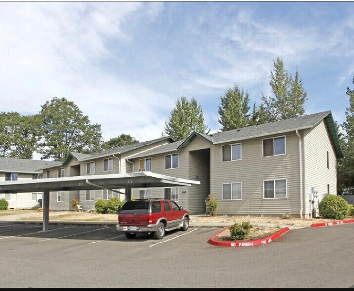 Building Photo - 5588 River Rd N