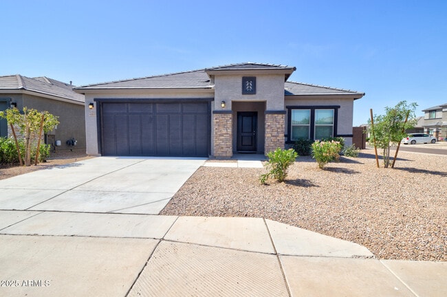 Primary Photo - 43833 Yucca Ln