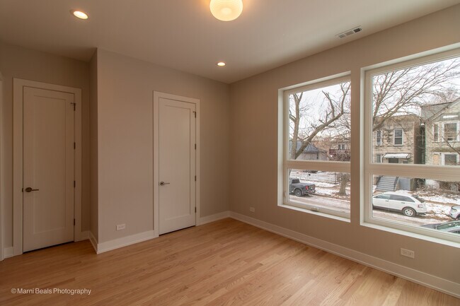 Building Photo - 6749 S Langley Ave