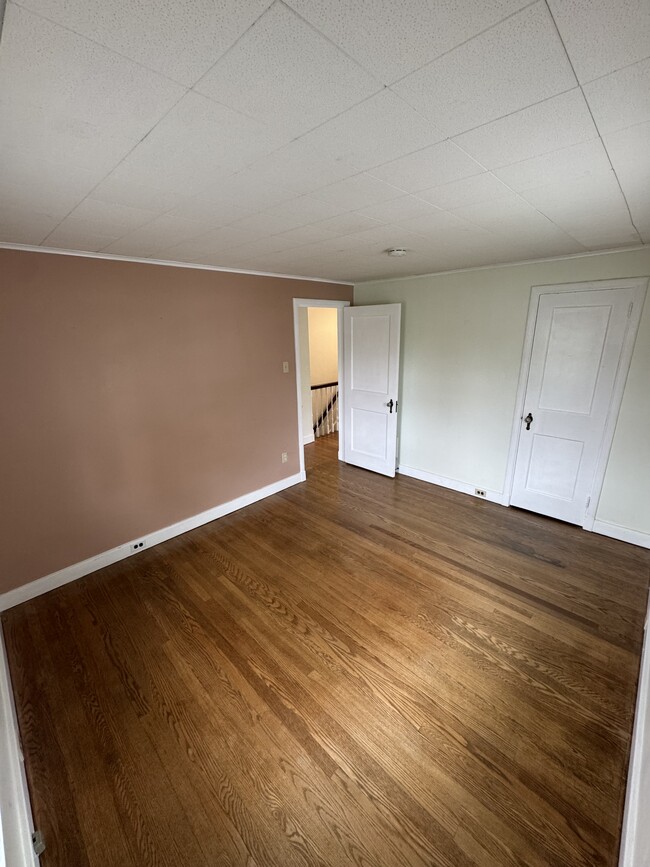Building Photo - 766 New Holland Ave