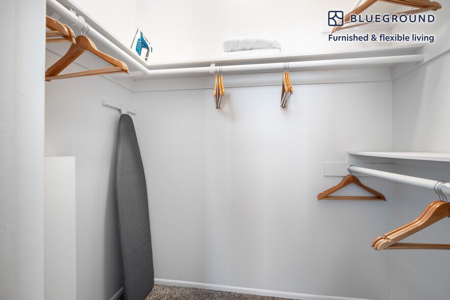 Building Photo - 467 S Arnaz Dr