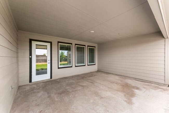 Building Photo - 6931 Dell Vista Drive