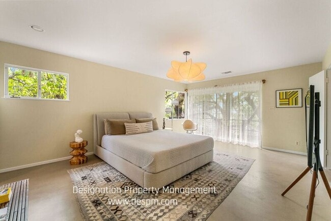 Building Photo - 1716 Putney Rd