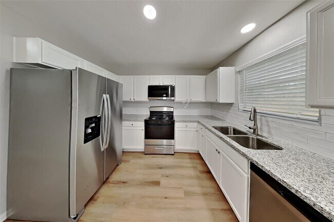 Building Photo - 3515 Colmar Way