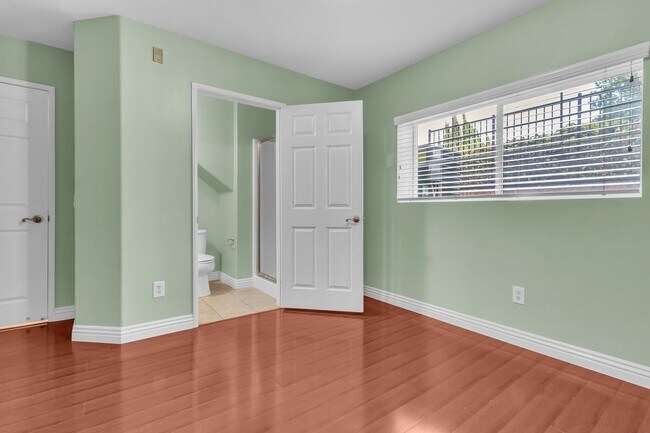 Building Photo - 26090 Stonehaven Dr