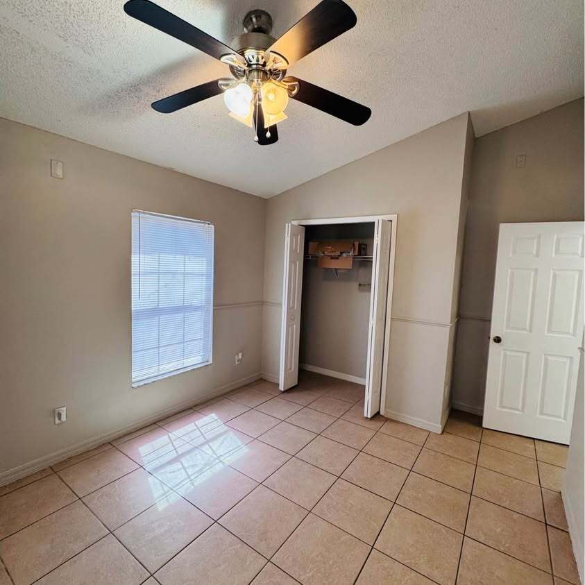 Building Photo - 9355 Dearmont Ave