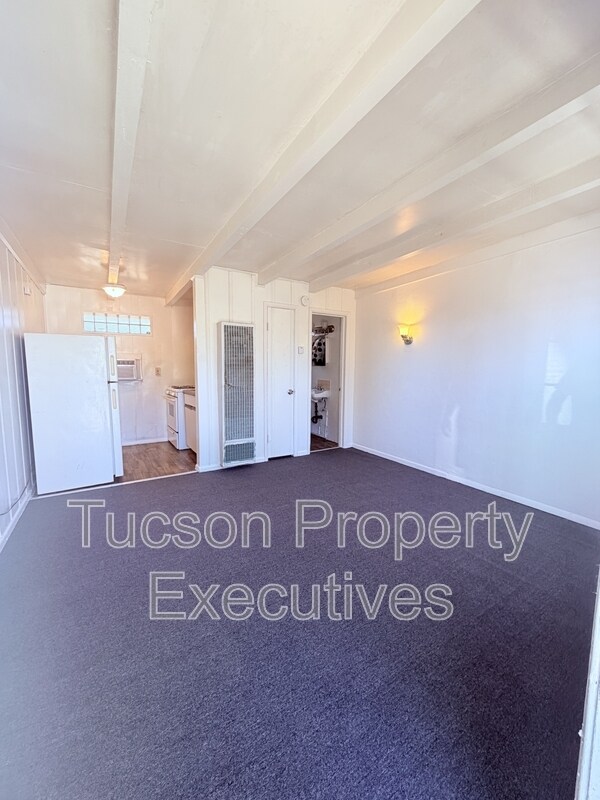 Building Photo - 3274 E Benson Hwy