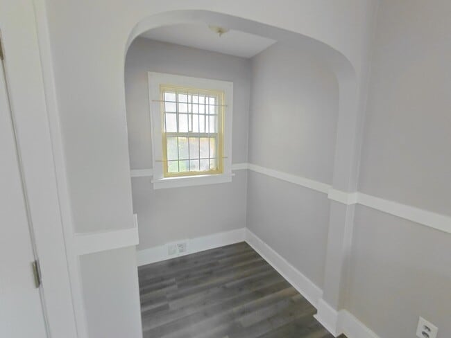 Building Photo - 13925 Cherrylawn St