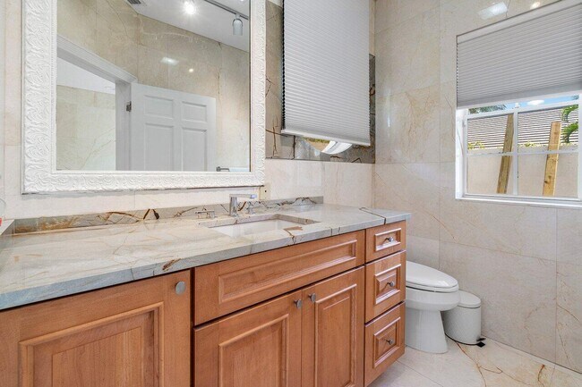 Building Photo - 11839 Maidstone Dr