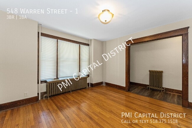 Building Photo - 548 Warren St